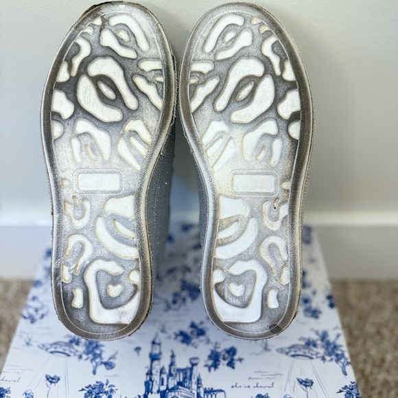 She Is CHEVAL Gunna Be A Supermodel Silver Sparkly Sneakers - Totally Buggin - 8 - Picture 7 of 16